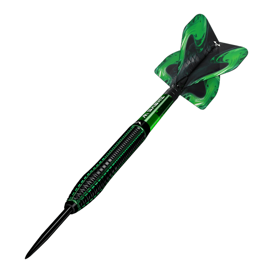 Stalowe rzutki Mission Venom Das Bild zeigt einen Mission Venom Steeldart mit schwarzem und grünem Design. Die Flights sind ebenfalls grün mit einem geschwungenen Muster.