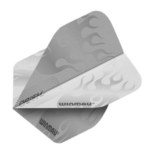 Das Bild zeigt das Produkt "Winmau Prism Delta 6915.205 Standard Flights". Es ist ein silberner Dartflight mit Flammenmuster und dem Schriftzug "Winmau".