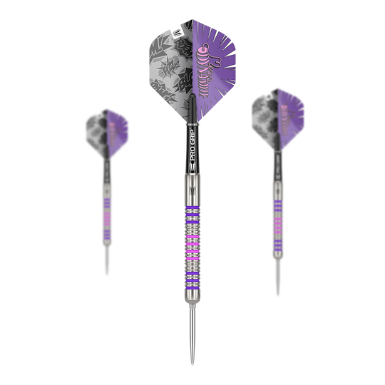 Das Bild zeigt drei Steeldarts des Modells "Target Eleanor Cairns GEN1 Swiss Point - 24g". Die Darts haben ein silbernes Barrel mit lila und rosa Akzenten sowie auffällige lila Flights mit Comic-Motiv.
