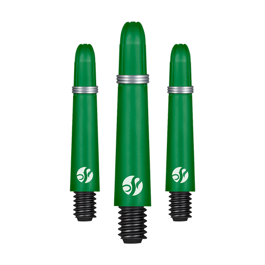 Das Bild zeigt drei grüne Pfeilschäfte mit schwarzen Gewinden und silbernen Ringen. Jeder Schaft trägt ein weißes Logo unten an der Seite.
