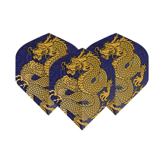 Pentathlon Flights Dragon niebieski Auf dem Bild sind drei Dartflights mit einem auffälligen goldenen Drachendesign auf dunkelblauem Hintergrund zu sehen. Es handelt sich um die "Pentathlon Dragon 4 Standard Flights".