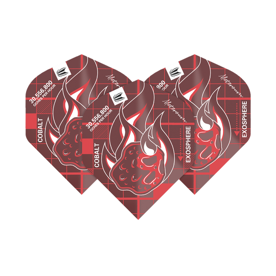 Das Bild zeigt drei rote Dart-Flights mit einem Flammen-Design und technischen Details. Das Produkt heißt "Target Blueprint Pro Red No2 Standard Flights".