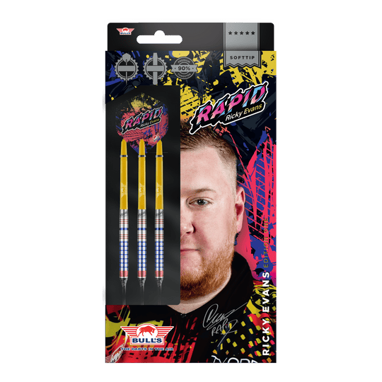 Miękkie rzutki Bulls NL Ricky Evans Rapid Edition One - 20g Das Bild zeigt die Verpackung der "Bulls NL Ricky Evans Rapid Edition One Softdarts - 20g". Auf der Verpackung sind drei Softdarts und ein Porträt von Ricky Evans abgebildet.