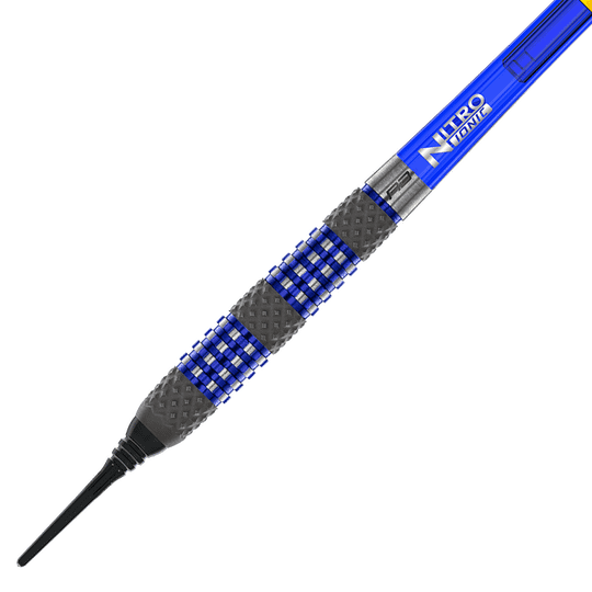 RD2563_Red_Dragon_Luke_Humphries_TX2_Atomised_Softdarts_2 Das Bild zeigt den Softdart "Red Dragon Luke Humphries TX2 Atomised" mit einem Gewicht von 18g. Der Dart hat ein markantes Design mit blauen und silbernen Ringen sowie einer schwarzen Spitze.