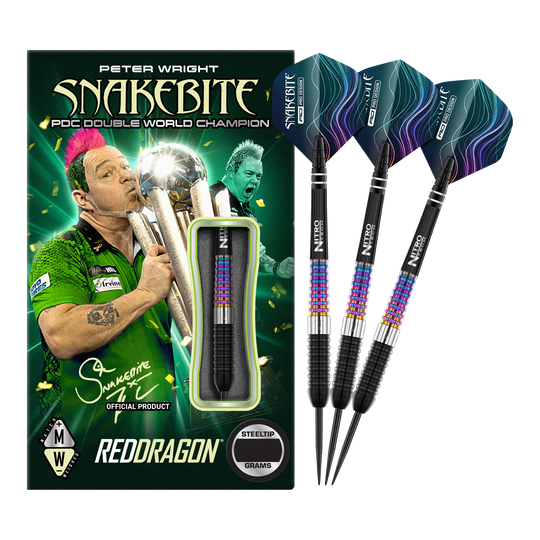Die Abbildung zeigt die Red Dragon Peter Wright Corra Steeldarts mit bunter Verpackung. Drei Steeldarts mit farbenfrohem Schaft und schwarzen Spitzen sind neben der Verpackung zu sehen.