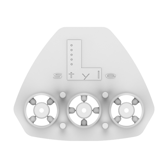 L-Style-GOMU-Shaft-Tightener-2 Das Bild zeigt das Produkt „GOMU L-Shaft Tightener“. Es ist ein kleines Werkzeug aus Kunststoff mit drei runden Aussparungen und der Aufschrift „L style“ auf der Oberseite.