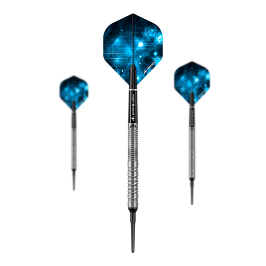 Das Bild zeigt drei Softdarts des Modells "Mission Octane Model 1" mit einem Gewicht von 20g. Die Flights haben ein blaues, grafisches Muster und die Schäfte sind silberfarben.