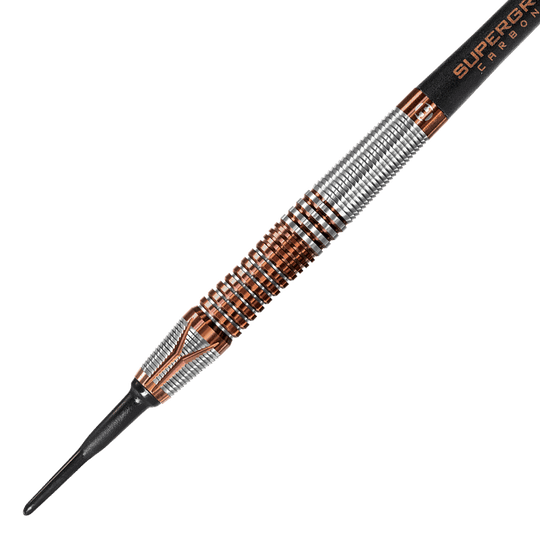 HA33850_Harrows_Toro_Softdarts_2 Dies ist ein Softdartpfeil mit einer geriffelten Silber- und Kupferoberfläche. Die Spitze ist aus schwarzem Kunststoff gefertigt.
