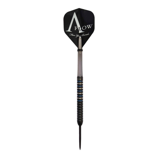 Auf dem Bild ist ein Steeldart der Marke "Dynasty Fallon Sherrock 4 S AFlow BK" zu sehen. Der Dart hat ein schwarzes Flight mit der Aufschrift "AFlow" und wiegt 23 Gramm.