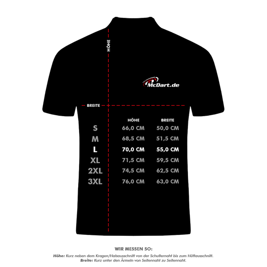 Winmau_Pro-Line_Hoodie_5_L8kESMx78MepLM Das Bild zeigt ein schwarzes T-Shirt mit Größen- und Maßangaben für die Höhe und Breite in Zentimetern. Auf dem T-Shirt ist das Logo "McDart.de" abgebildet und die Maße sind für die Größen S bis 3XL angegeben.