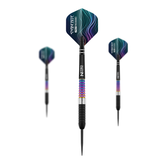 Stalowe lotki Red Dragon Peter Wright Corra Das Bild zeigt drei Steeldarts des Modells "Red Dragon Peter Wright Corra". Die Darts haben bunte Griffe und schwarze Spitzen, mit auffälligen Flights im Snakebite-Design.