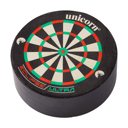 79465_Unicorn_Dart_Station_Dartst-nder_3 Das Bild zeigt den Unicorn Dart Station Dartständer. Er ist rund und hat eine Dartboard-Optik auf der Oberseite.