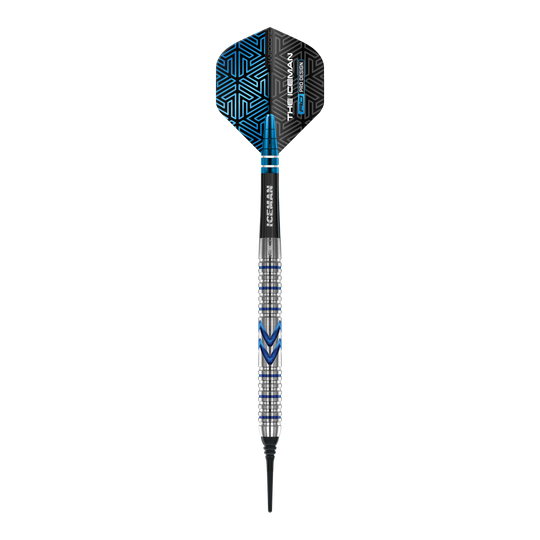 Czerwone lotki do gry Red Dragon Gerwyn Price Iceman Midnight Edition Soft Darts – 20 g Der abgebildete Softdart ist der "Red Dragon Gerwyn Price Iceman Midnight Edition" mit einem Gewicht von 20g. Er hat ein modernes Design mit silbernen und blauen Akzenten sowie einer schwarzen Flights mit blauen Mustern.