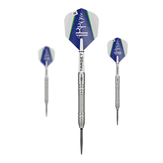 Lotki stalowe Target Shane McGuirk GEN1 Swiss Point - 23g Das Bild zeigt drei Steeldarts des Modells "Target Shane McGuirk GEN1 Swiss Point - 23g". Die Darts haben silberne Spitzen und Schäfte sowie blau-weiße Flights mit grünen Akzenten.