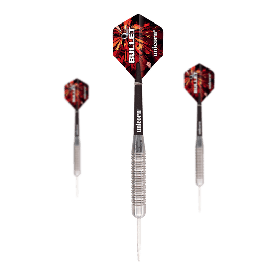 Unicorn Bullet Gary Anderson Steeldarts - 22g Das Bild zeigt drei Steeldarts des Modells "Unicorn Bullet Gary Anderson - 22g". Die Darts haben silberne Spitzen, geriffelte Griffe und rot-schwarze Flights mit der Aufschrift "BULLET".