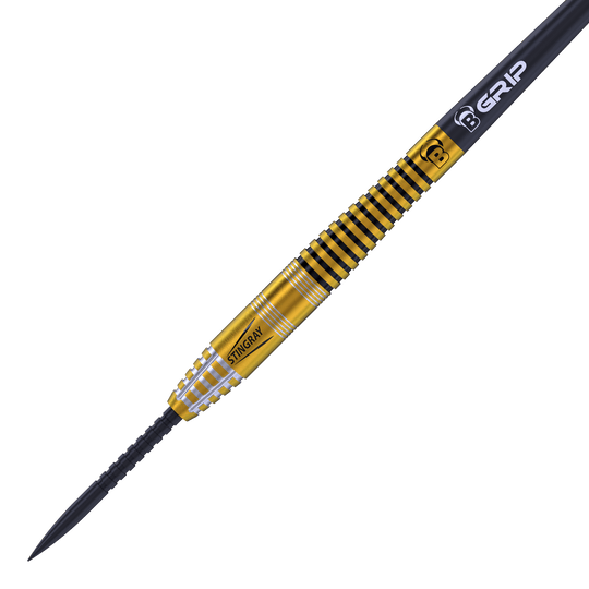 Bulls Stingray ST3 Steeldarts Das Bild zeigt einen Bulls Stingray ST3 Steeldart. Der Dart ist goldfarben mit schwarzen und silbernen Rillen und hat die Aufschrift „STINGRAY“.