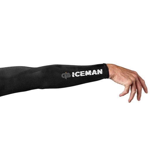 Auf dem Bild ist ein Arm zu sehen, der eine schwarze Armstütze trägt. Auf der Stütze steht das Wort "ICEMAN" in weißen Buchstaben.