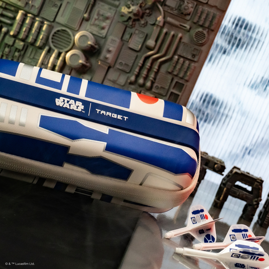 Zu sehen ist das Target Star Wars Boa Dartcase - R2D2. Das Produkt ist ein Dartcase mit R2D2-Motiv.