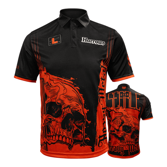 Gezeigt wird das Harrows Ryan Searle Heavy Metal Playershirt. Dieses Produkt ist ein Spielertrikot für Dartfans.