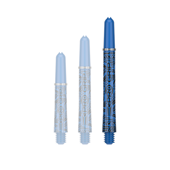 Auf dem Bild sind drei blaue Dartschäfte in unterschiedlichen Längen zu sehen. Sie tragen die Aufschrift "Pro Grip" und haben ein auffälliges Muster.