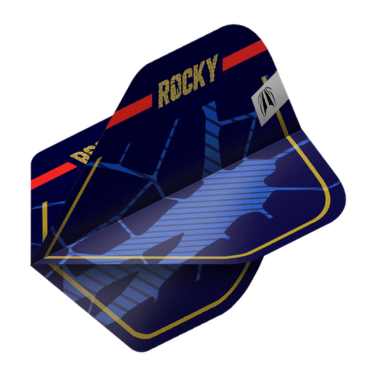 Target Pro Ultra Josh Rock GEN1 No2 Standard Flights - 3 zestawy Das Bild zeigt drei Sätze der Target Pro Ultra Josh Rock GEN1 No2 Standard Flights. Die Flights sind dunkelblau mit goldener Umrandung und dem Schriftzug "ROCKY" in Gold.
