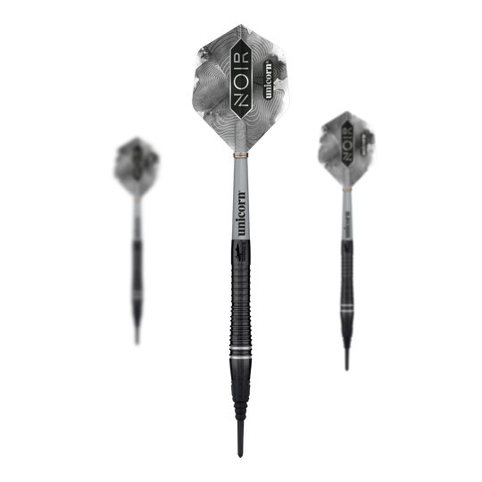 Mistrz Świata Jednorożców Gary Anderson Noir Phase 6 Soft Darts Das Bild zeigt drei stilvolle Softdarts der Marke Unicorn in schwarzem Design. Auf den Flights steht "NOIR" und "Unicorn", und es handelt sich um das Modell "World Champion Gary Anderson Noir Phase 6".
