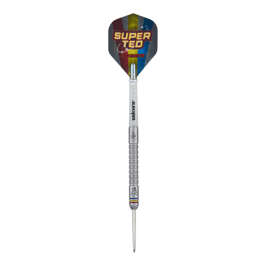 Das Bild zeigt einen Unicorn Contender Ted Evetts Phase 2 Steeldart mit einem Gewicht von 23 Gramm. Die Dart-Flight ist bunt gestaltet und trägt die Aufschrift "SUPER TED TED EVETTS".