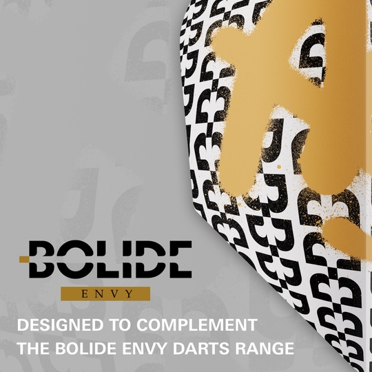 Gezeigt werden die Target Pro Ultra Bolide Envy No6 Flights im Set mit drei Stück. Die Flights sind Zubehör für Dartpfeile.