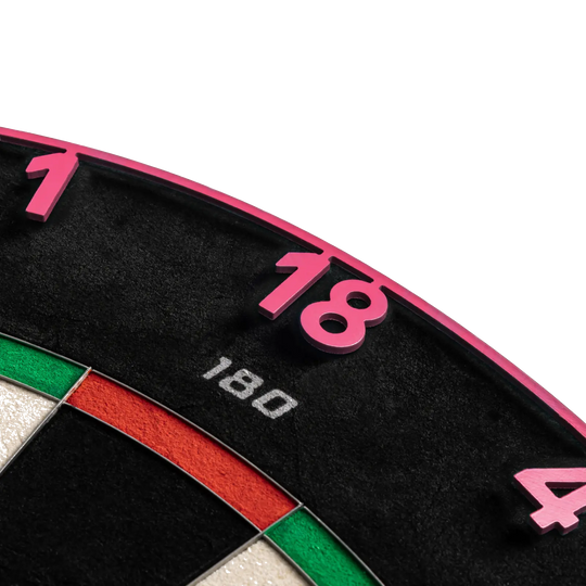 Gezeigt wird das Precise 180 Endorphine Steeldartboard mit Nummernring in Cyber Pink. Das Dartboard ist ideal für Turniere oder den Heimgebrauch.