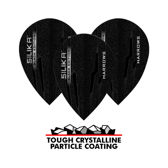 Das Bild zeigt die Harrows Silika Black-Edition Pear Flights, die in Schwarz mit silberner Beschriftung gestaltet sind. Unten im Bild steht „TOUGH CRYSTALLINE PARTICLE COATING“, was auf eine widerstandsfähige, kristalline Beschichtung hinweist.