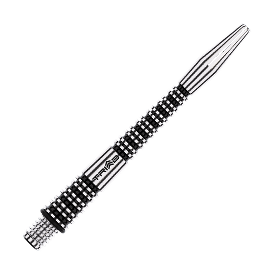 Winmau Triad RX Aluminium Shafts - Schwarz Das Bild zeigt einen schwarz-silbernen Aluminium Dartshaft mit geriffeltem Design. Auf dem Schaft steht das Wort "TRIAD".