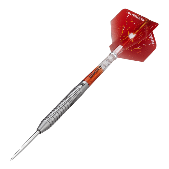 Unicorn Core XL Striker Style 1 Steeldarts - 22g Das Bild zeigt einen Unicorn Core XL Striker Style 1 Steeldart mit 22g Gewicht. Der Dart hat einen silbernen, geriffelten Schaft und rote Flights mit einem Feuerdesign.