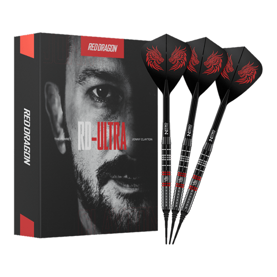 Czerwone lotki Dragon Jonny Clayton RD-ULTRA miękkie - 18g Zu sehen sind die Red Dragon Jonny Clayton RD-ULTRA Softdarts - 18g in voller Ansicht. Die Darts haben eine silberne Barrel, schwarze Details und leuchtende Flights.