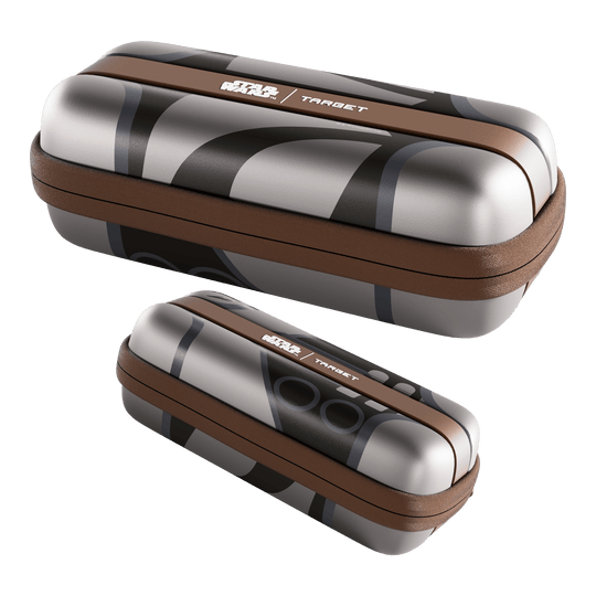 Etui na strzałki Boa Target Star Wars - Mandalorian Das Foto stellt das Target Star Wars Boa Dartcase - Mandalorian dar. Das Produkt ist speziell für Fans der Serie Mandalorian gestaltet.