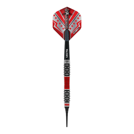 Lotki Winmau Joe Cullen Rockstar Series RS1 Soft Darts - 20g Dieses Bild zeigt einen Winmau Joe Cullen Rockstar Series RS1 Softdart mit einem Gewicht von 20g. Der Dart ist schwarz und rot gestaltet und hat einen auffälligen Flights mit dem Aufdruck "Rockstar".