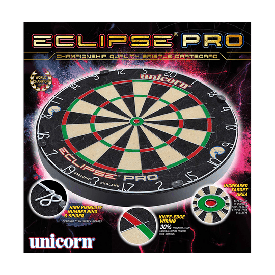 Tarcza do darta Unicorn Eclipse Pro Das Bild zeigt das Produkt "Unicorn Eclipse Pro Dartboard". Es handelt sich um eine professionelle Dartscheibe mit erhöhter Zielgenauigkeit und spezieller Draht-Technologie.