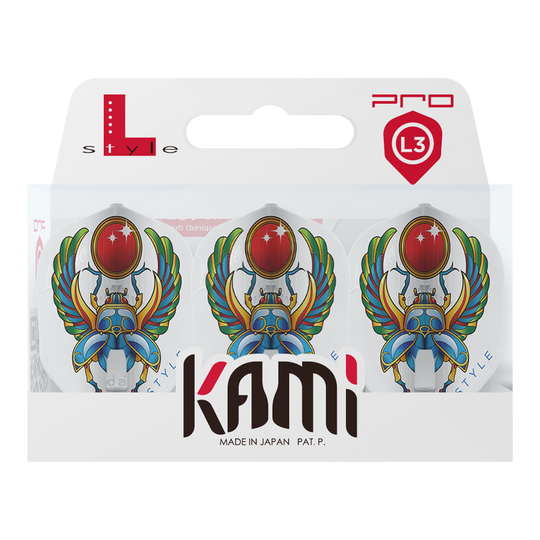 Loty Anastasia Dobromyslova V3 White L3KAMI w stylu L Das Bild zeigt eine Packung L-Style Anastasia Dobromyslova V3 White L3KAMI Flights. Die Flights sind weiß und mit einem bunten Skarabäus-Motiv bedruckt.