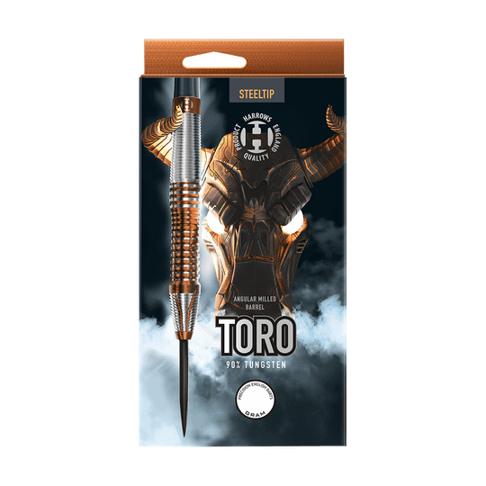 HA33874_Harrows_Toro_Steeldarts_3 Auf der Verpackung ist ein Steeldart mit einem silbernen und kupferfarbenen Griff abgebildet. Im Hintergrund sieht man einen stilisierten Stierkopf und den Schriftzug "TORO 90% Tungsten".