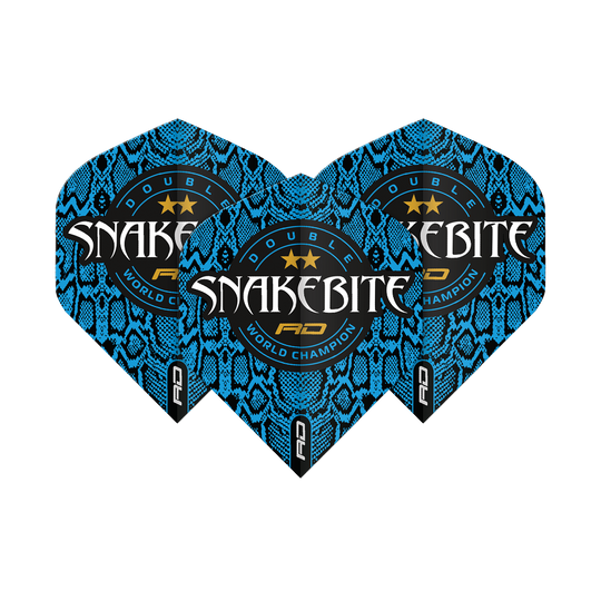 Das Bild zeigt drei Dartflights mit einem blauen Schlangenhaut-Muster. Auf den Flights steht "Snakebite Double World Champion" in auffälliger Schrift.