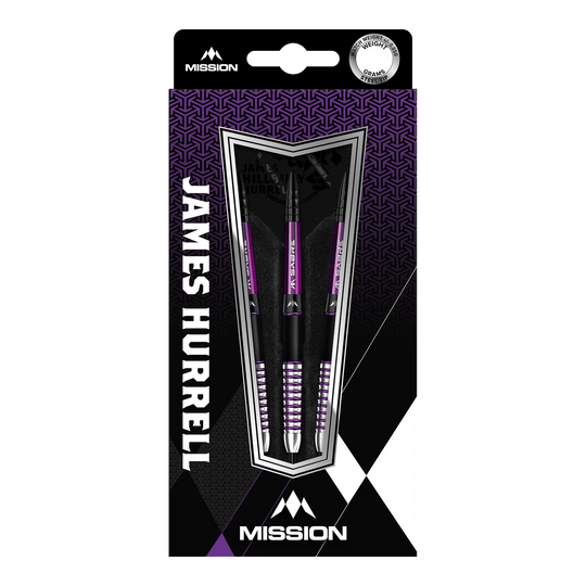 Die Verpackung zeigt die Mission James Hurrell Hillbilly Black Purple Steeldarts. Drei schwarze Steeldarts mit lila Akzenten sind im Inneren sichtbar.