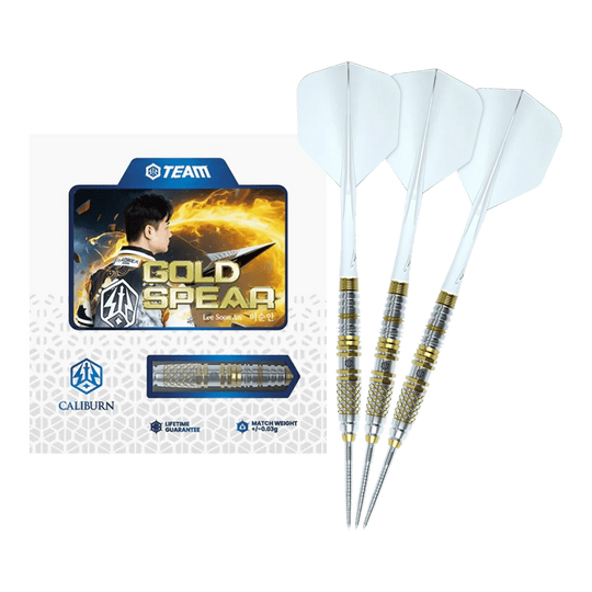 Hier sieht man die Caliburn Players Darts Lee Soon An Gold Spear Steeldarts mit 23 Gramm. Die Steeldarts sind für Präzision und Kontrolle beim Spiel entwickelt.