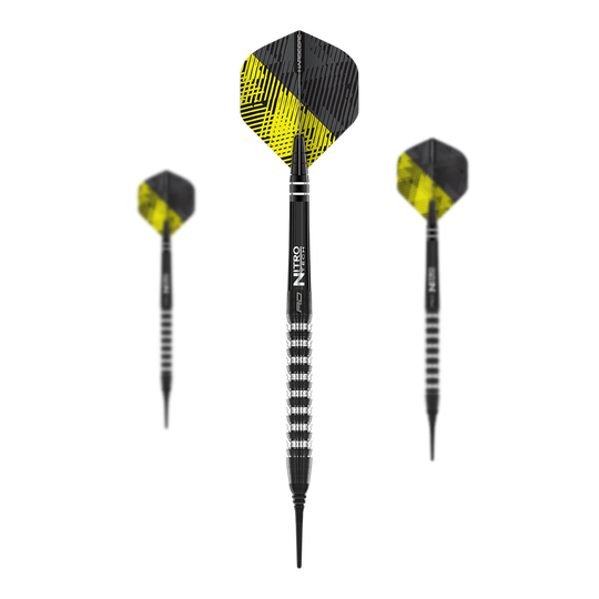 Czerwone lotki Dragon Razor Edge Elite Soft Darts - 20g Das Bild zeigt drei Red Dragon Razor Edge Elite Softdarts mit einem Gewicht von 20g. Die Darts haben schwarze und silberne Griffe sowie gelb-schwarze Flights.