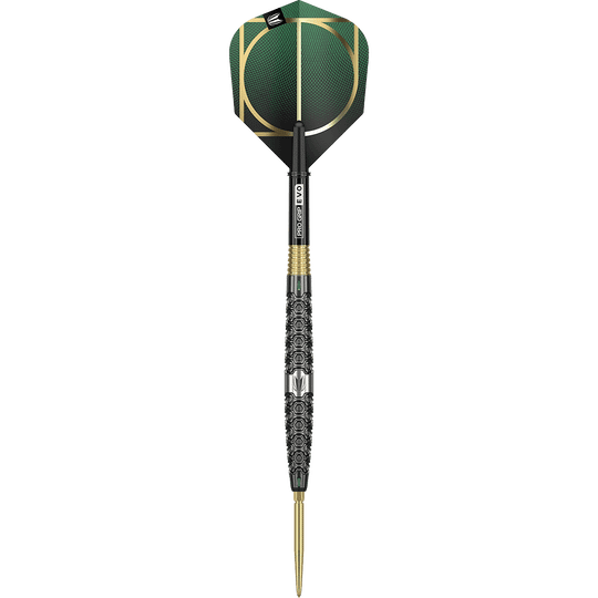 190201_Target_Cult_01_Swiss_Point_Steeldarts_1JvCG3dCEhscVF Das Bild zeigt einen Target Cult 01 Swiss Point Steeldart mit einem kunstvoll verzierten Griff. Die Flights sind grün mit goldenen Akzenten gestaltet.