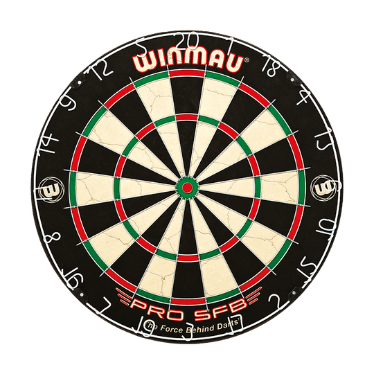 1602_Winmau_Pro_SFB_Dartboard_1Fx9cZbulZ9yaC Das Bild zeigt eine Winmau Pro SFB Dartboard. Die Dartscheibe ist rund und in typische Segmente unterteilt, mit auffälligen roten, grünen, schwarzen und weißen Bereichen.