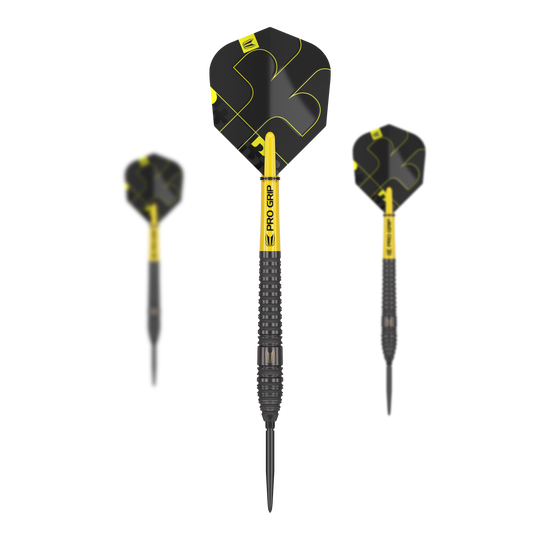 Stalowe lotki Target Bolide Void 03 Swiss Point Das Bild zeigt drei Steeldarts des Produkts "Target Bolide Void 03 Swiss Point". Die Darts sind schwarz-gelb und haben den Schriftzug "Pro Grip" auf dem Schaft.