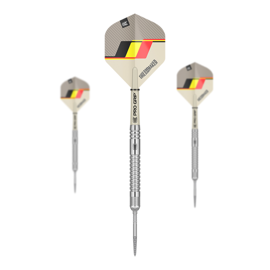 Stalowe lotki Target Dimitri Van Den Bergh GEN2 Swiss Point Das Bild zeigt drei Steeldarts des Modells "Target Dimitri Van Den Bergh GEN2 Swiss Point". Die Darts haben silberne Spitzen und Schäfte sowie Flights mit einem schwarz-gelb-roten Design.