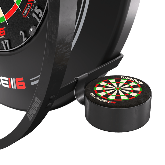Zestaw akcesoriów plazmowych Winmau Das Bild zeigt das Winmau Plasma Zubehör Set für Dartscheiben. Zu sehen sind Teile des Zubehörs sowie ein Element mit einem aufgedruckten Dartboard-Design.