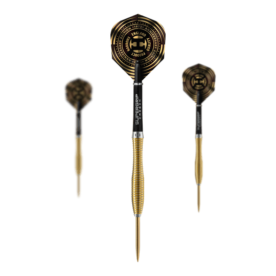 Harrows Anniversary Edition Stalowe rzutki V-Wing Das Bild zeigt die Harrows Anniversary Edition V-Wing Steeldarts. Die Darts haben ein gold-schwarzes Design mit auffälligen Flights und einem geriffelten Griff.
