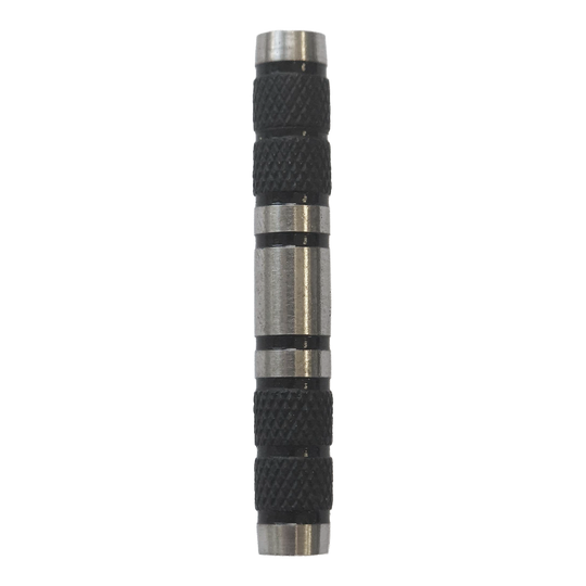 McDart Knurled Black Softdart Barrels - 18g werden dargestellt. Diese schwarzen Softdart Barrels haben eine gerändelte Oberfläche und wiegen 18 Gramm.