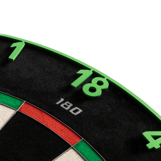 Das Bild zeigt das Precise 180 Endorphine Steeldartboard mit Nummernring in Emerald Green. Die Abbildung stellt das Produkt in einer klaren Ansicht dar.